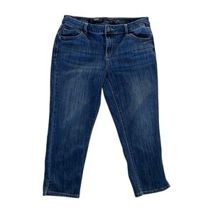 Vintage Vera Wang blue capri jeans. Mid Rise.  Size 10